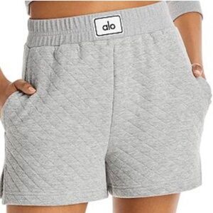 Alo yoga shorts size xs
